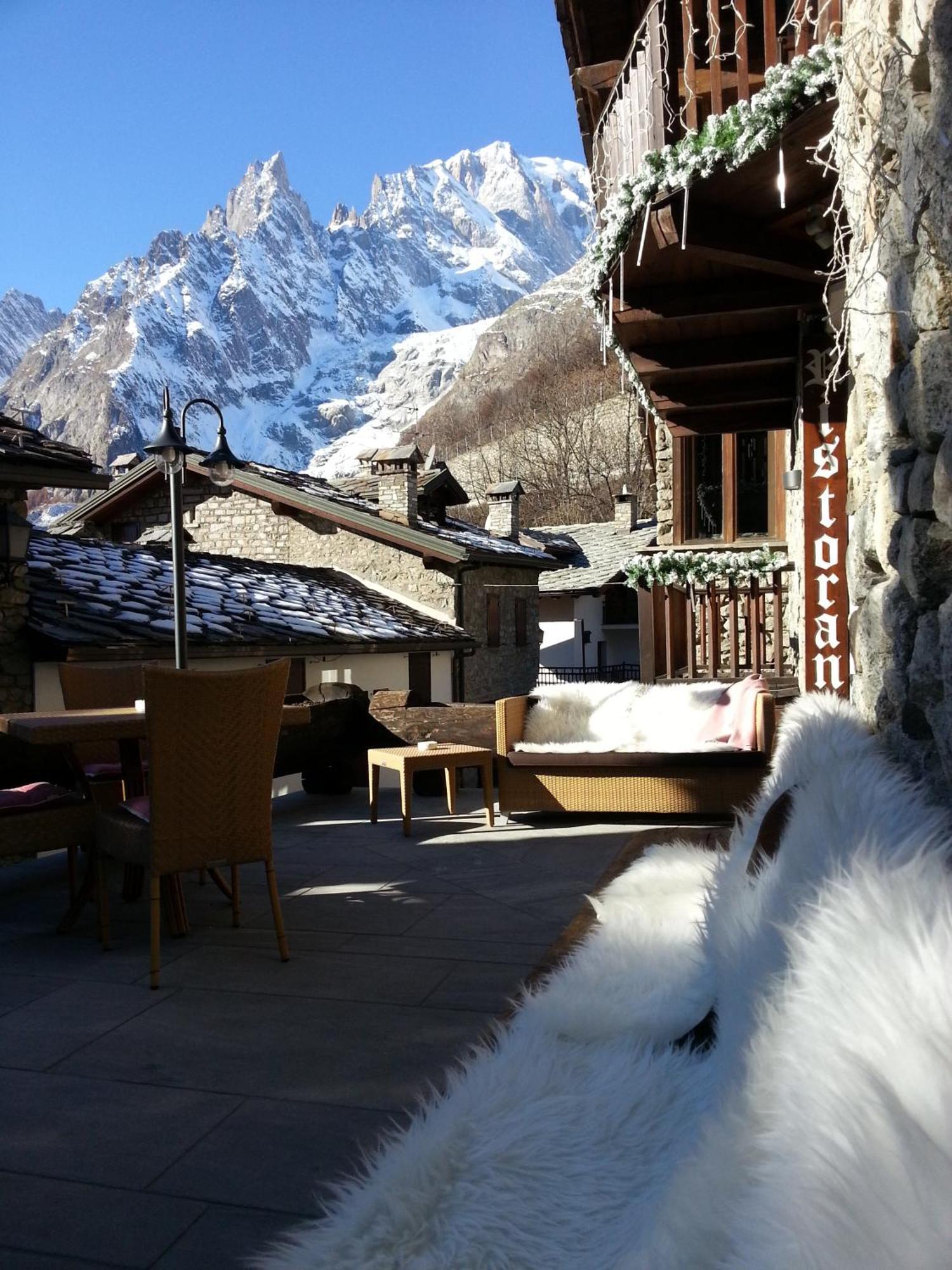 Hotel Pilier D'Angle & Wellness Courmayeur Exteriör bild