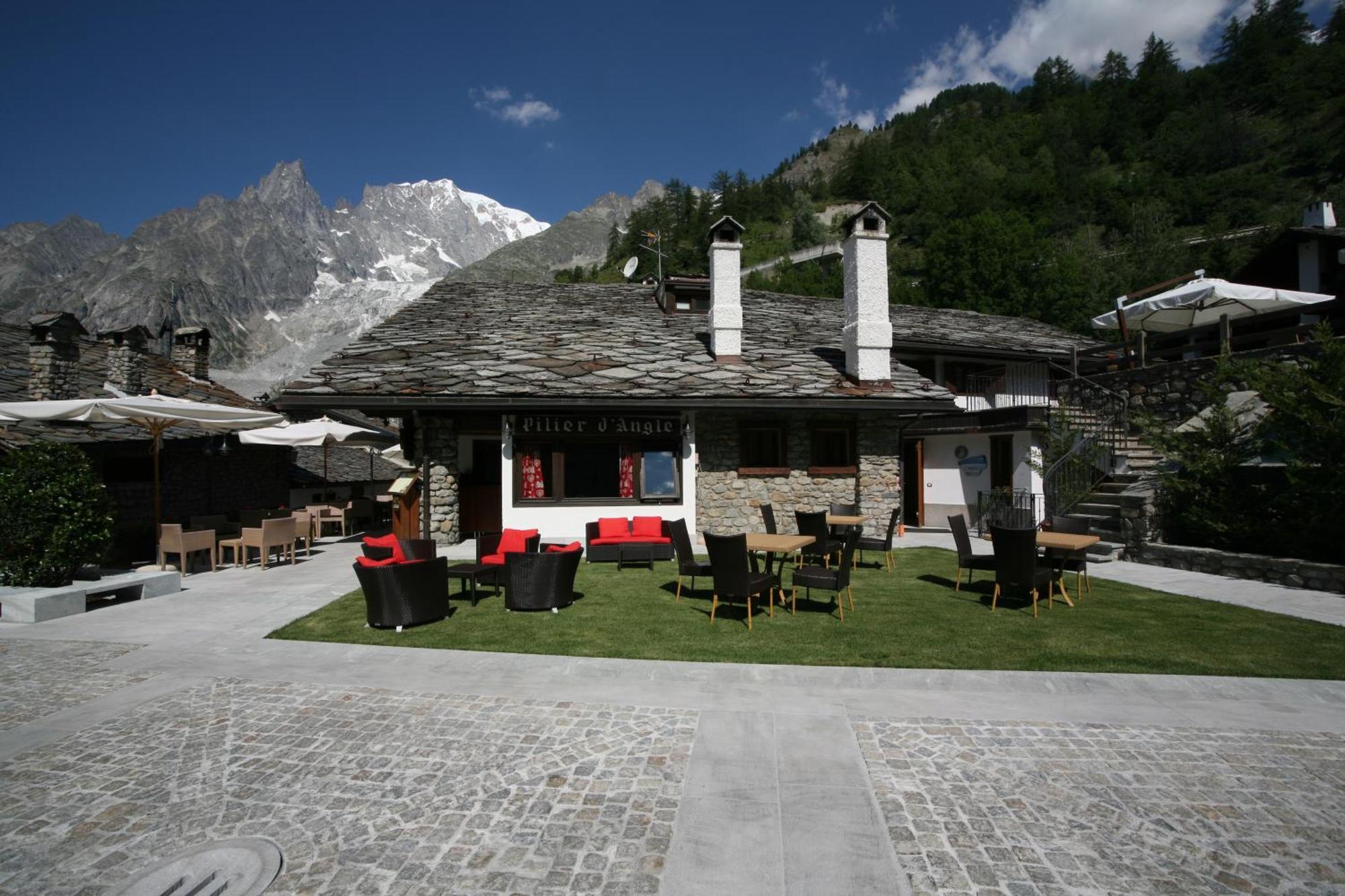 Hotel Pilier D'Angle & Wellness Courmayeur Exteriör bild