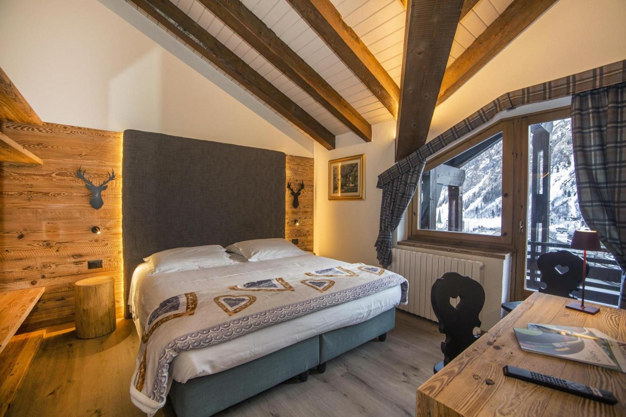Hotel Pilier D'Angle & Wellness Courmayeur Exteriör bild
