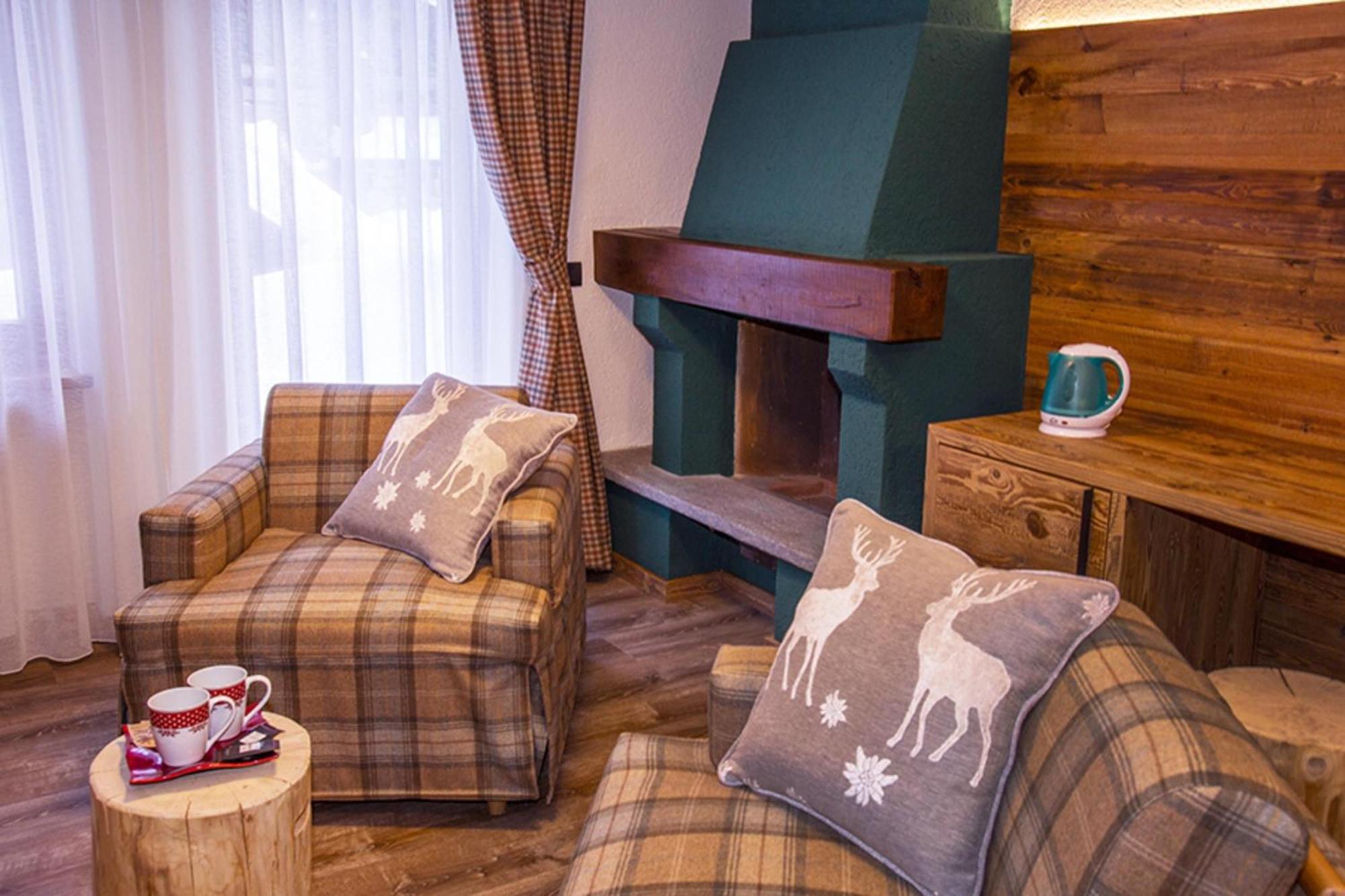 Hotel Pilier D'Angle & Wellness Courmayeur Exteriör bild