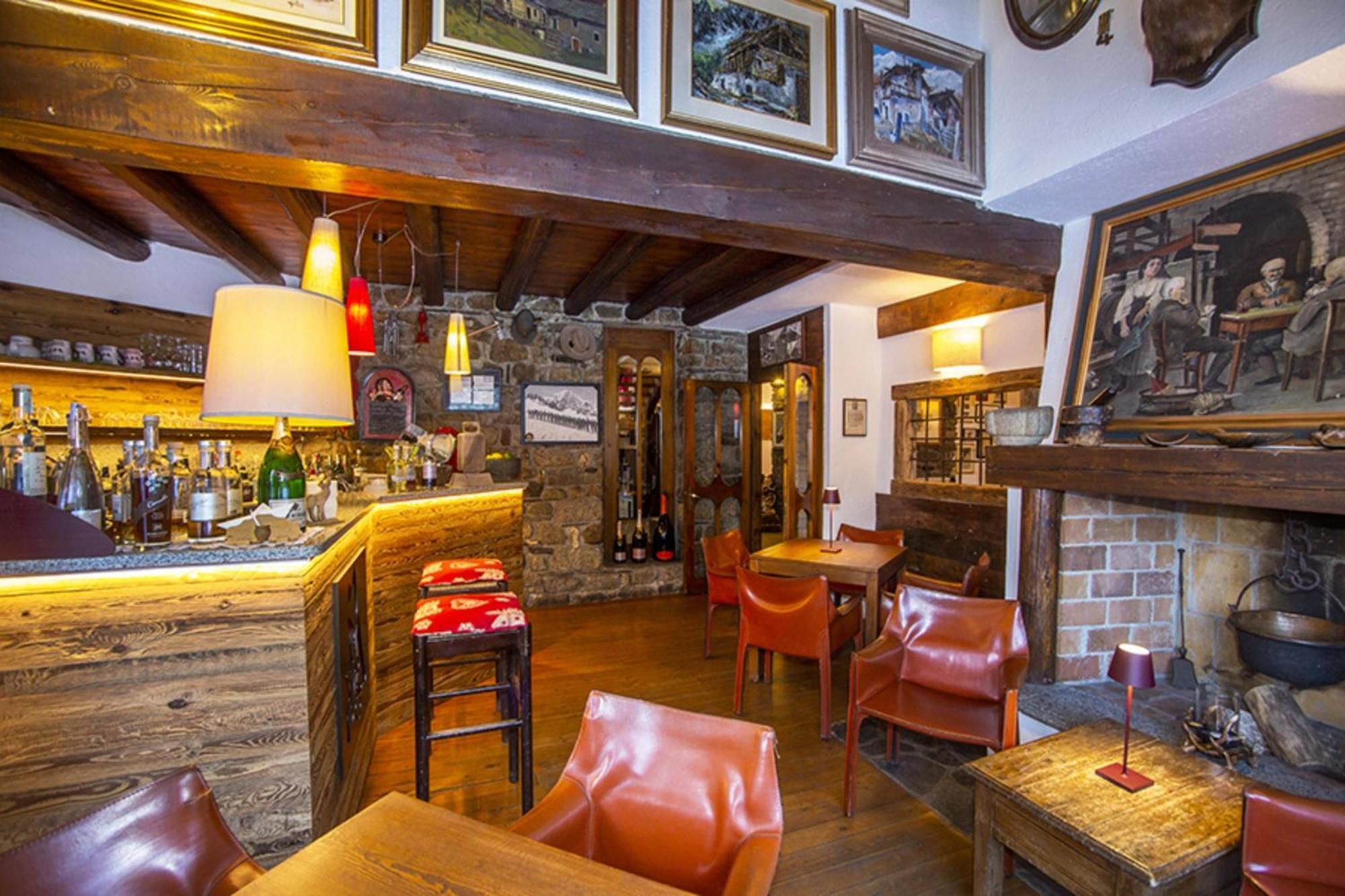 Hotel Pilier D'Angle & Wellness Courmayeur Exteriör bild