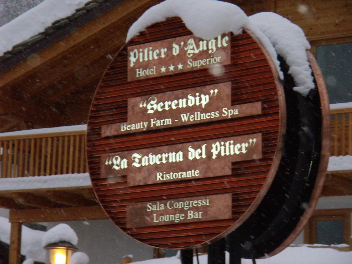Hotel Pilier D'Angle & Wellness Courmayeur Exteriör bild